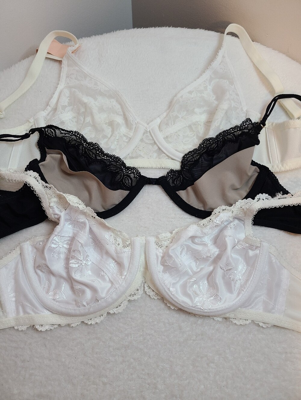 Lot of 3 Vintage Lace Unlined Underwire Bras Size 36B VS Jcpenney - Picture 4 of 5
